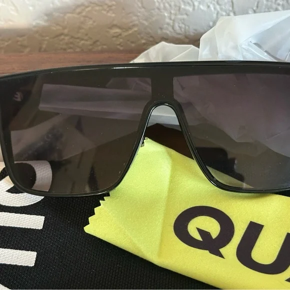 Quay Nightfall Black Oversized Sunglasses - Picture 1 of 3